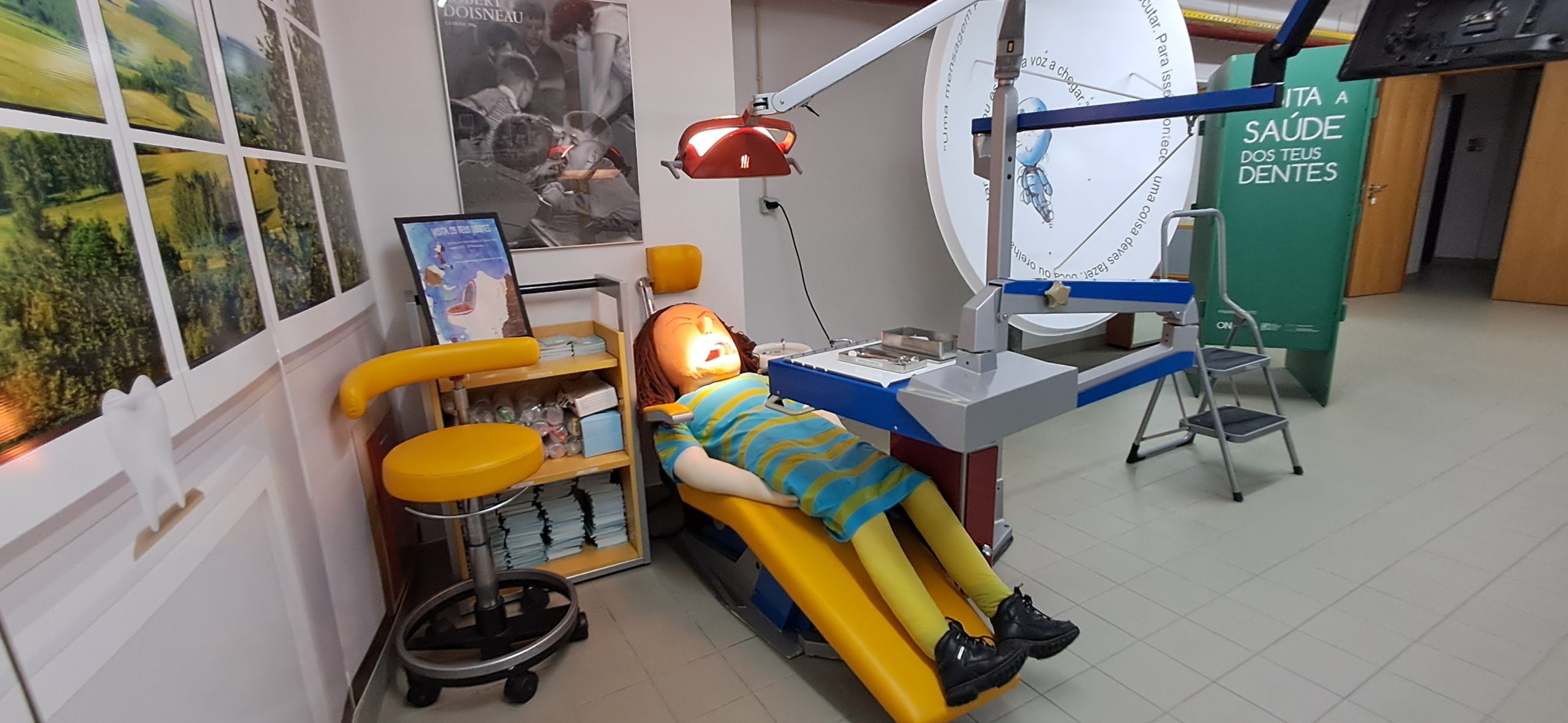 Exposição “Visita a saúde dos teus dentes”